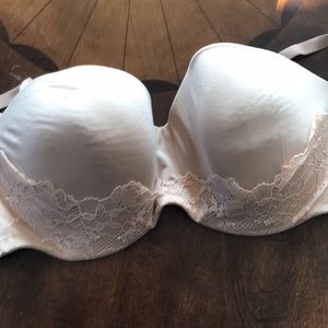 Victoria Secrets bra EUC